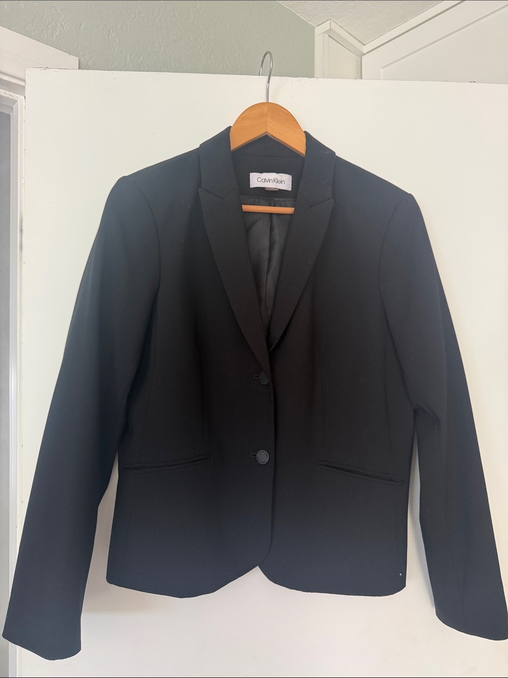 Calvin Klein Black Women's Two-Button Tailored Blazer